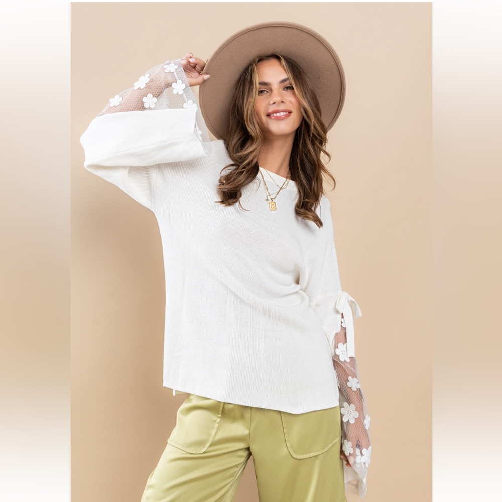 34 Beautiful Flower Detailed Bell Sleeve Knit Sweater Top - Picture 5 of 6